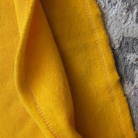 Women's Strawberry Shortcake Orange Blossom Graphic Sweatshirt Medium NEW - Picture 7 of 7